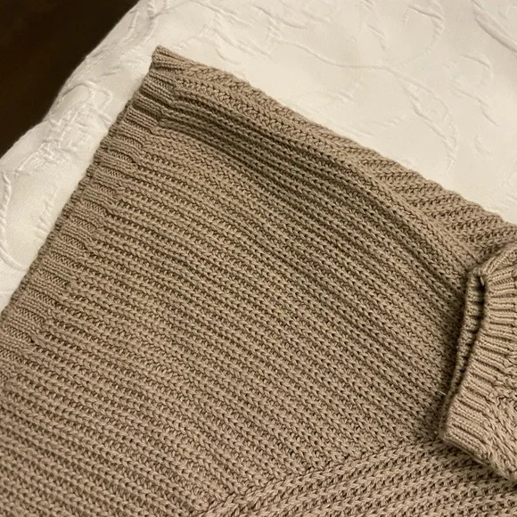 Lululemon Sweater - Picture 2 of 4